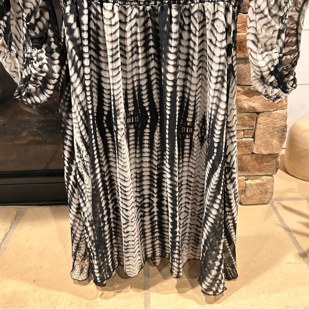 My Beloved Elegant Black and White Women's Midi Dress Size Large (fits like a M) - Picture 6 of 11